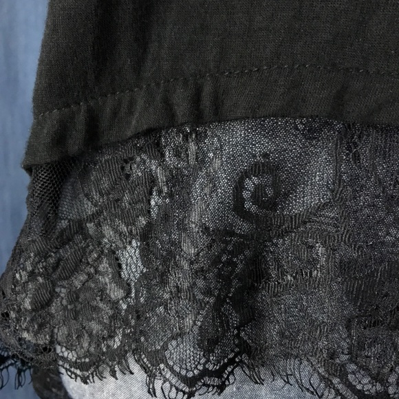 Paper Crane L high low black shirt with lace hem - Picture 6 of 6